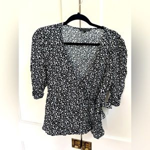 Banana republic quarter sleeve front tie floral top xs